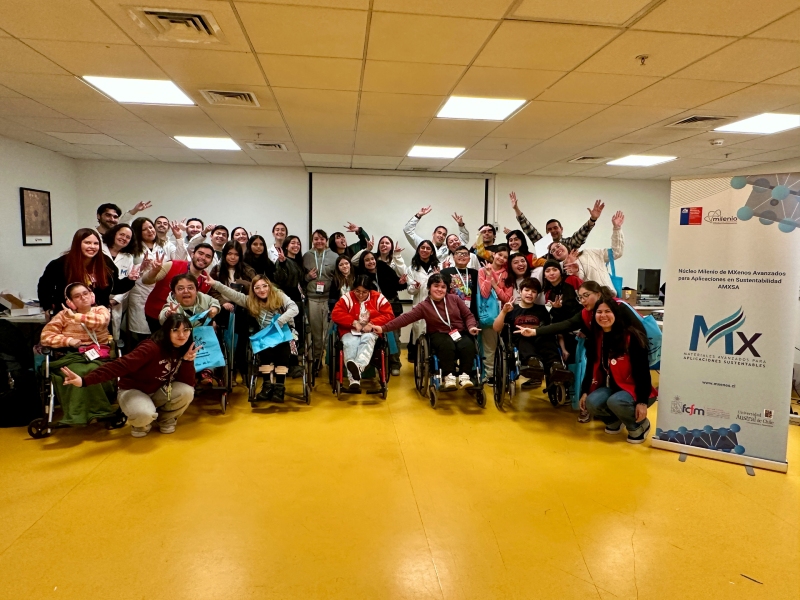 Niñas, niños y adolescentes de Teletón viven su primer acercamiento a la nanotecnología junto al Núcleo Milenio AMXSA